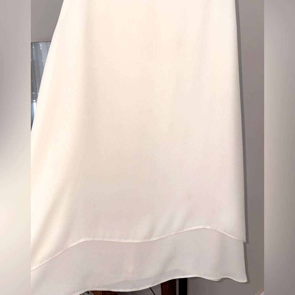 Sleeveless white blouse. Chiffon Layered bottom and longer back. Large - Picture 6 of 13